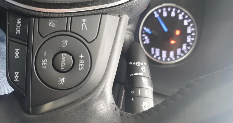 Toyota RAV4 cena 119900 przebieg: 61770, rok produkcji 2019 z Kartuzy małe 379